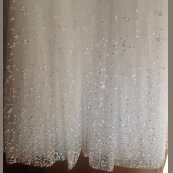 David’s Bridal Galina Strapless Wedding Dress - Picture 4 of 8